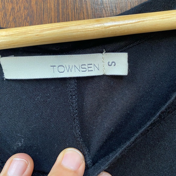 Black sleeveless tank top with metallic trim - Picture 4 of 6